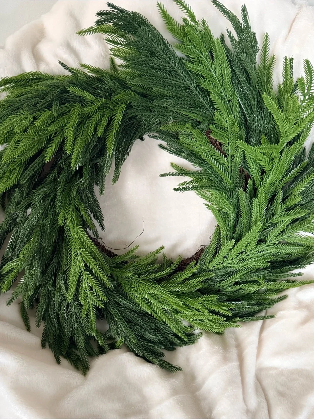 Lush Green Holiday Pine Wreath - Classic Evergreen